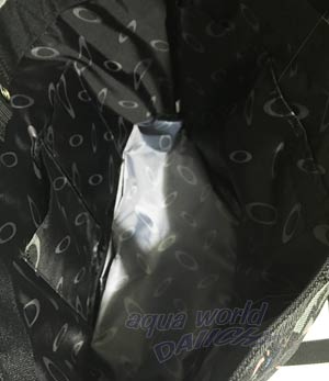オークリー トートバッグ 内部ポケット