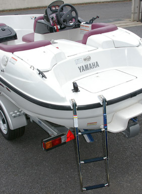ステップラダー YAMAHA EXCITER1430TR取付例