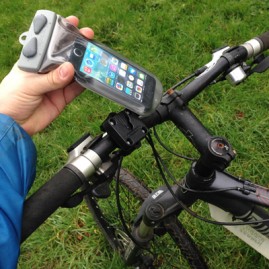 aquapac #110 自転車 使用イメージ